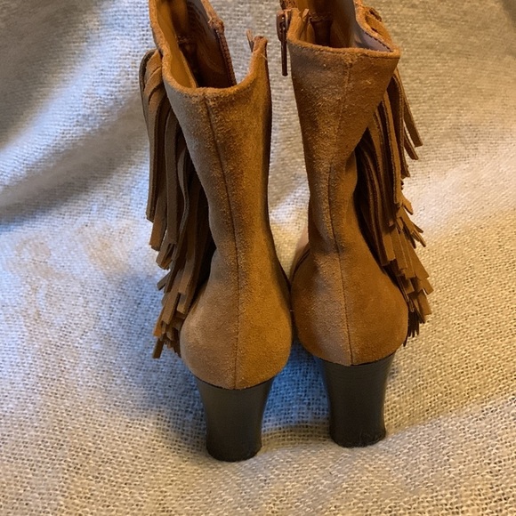 Predictions size 5 camel color suede fringe Ankle boots - Picture 9 of 10
